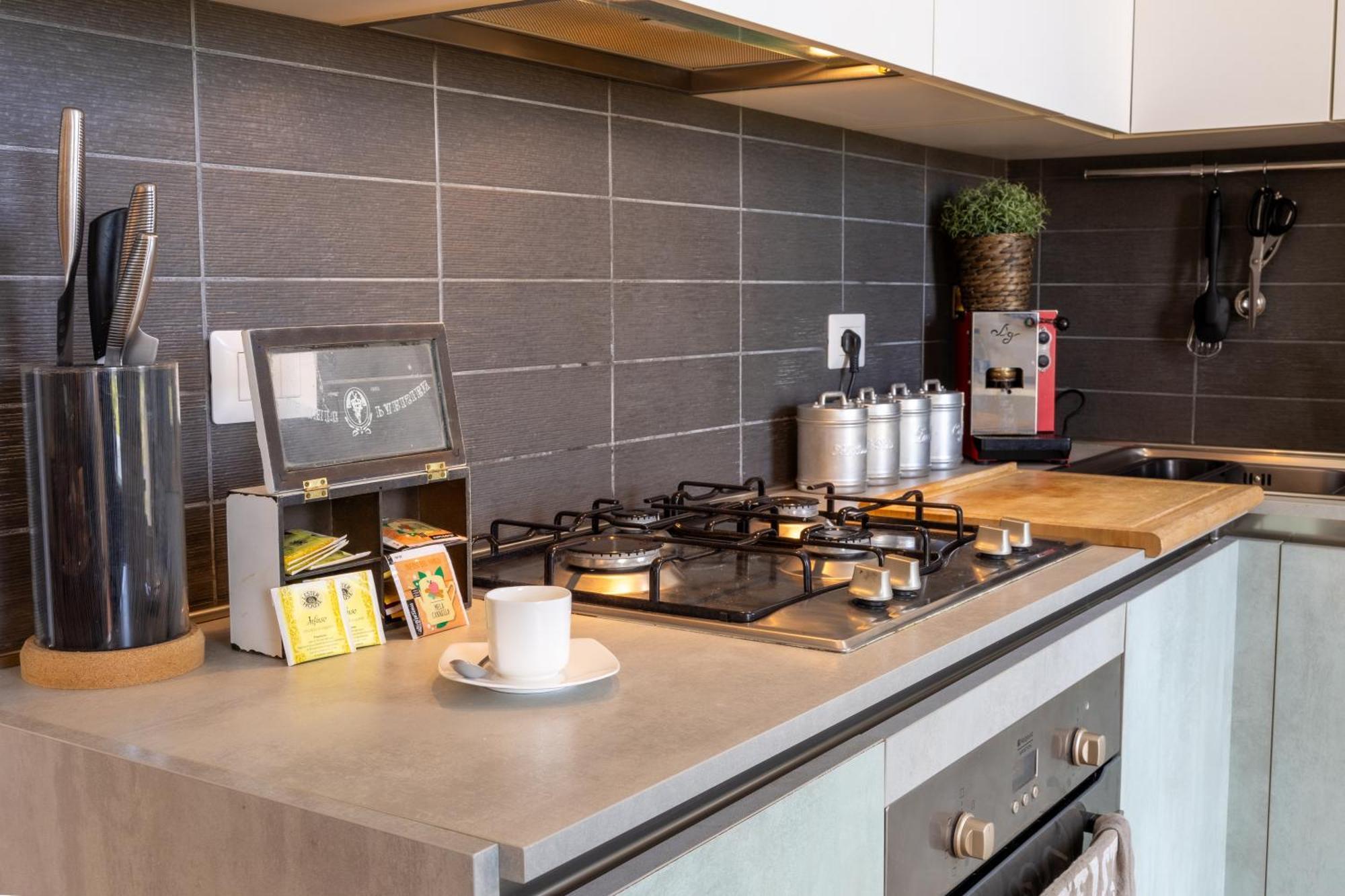 Belvedere Modern Apartment Con Parcheggio Gratuito Рим Екстериор снимка